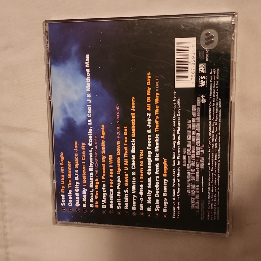 Space Jam Bundle 1996 - Space Jam (Clam) VHS Tape & Soundtrack CD - Picture 7 of 13